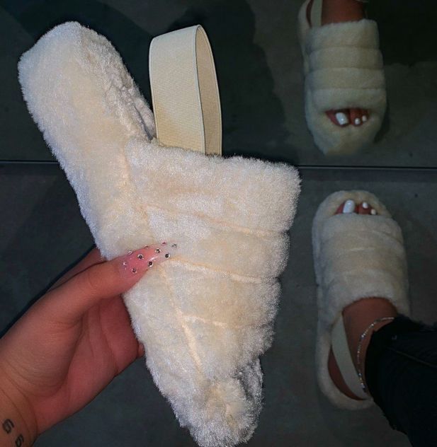 Women's fur sandals