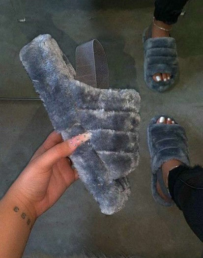 Women's fur sandals